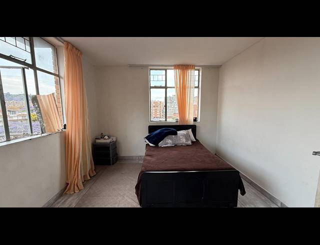 2 BEDROOM APARTMENT FOR SALE IN SUNNYSIDE